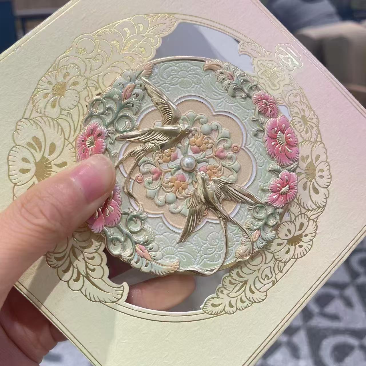 Xi'an Museum Cultural Creative Mirror: Lark Design, Stunningly Beautiful, Courtly Chinese Style Pocket Mirro