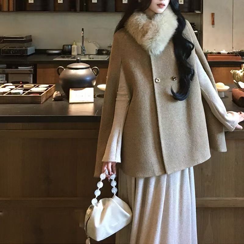 Overseas Lady 2025 Autumn/Winter Elegant High-End Cape with Fur Collar + Slim Long-Sleeve Dress Three-Piece Set