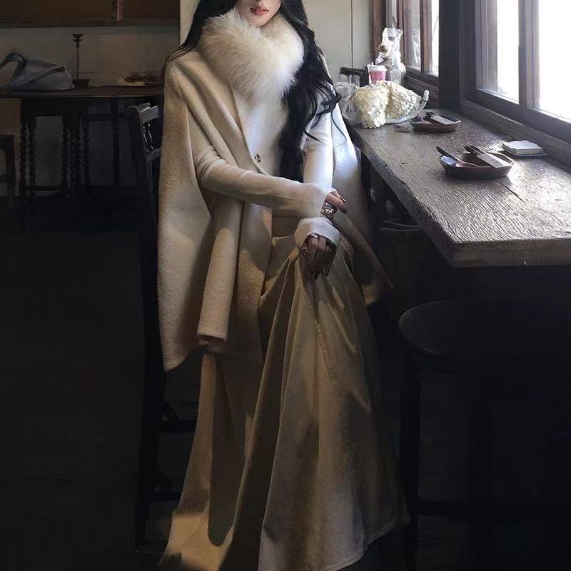 Overseas Lady 2025 Autumn/Winter Elegant High-End Cape with Fur Collar + Slim Long-Sleeve Dress Three-Piece Set