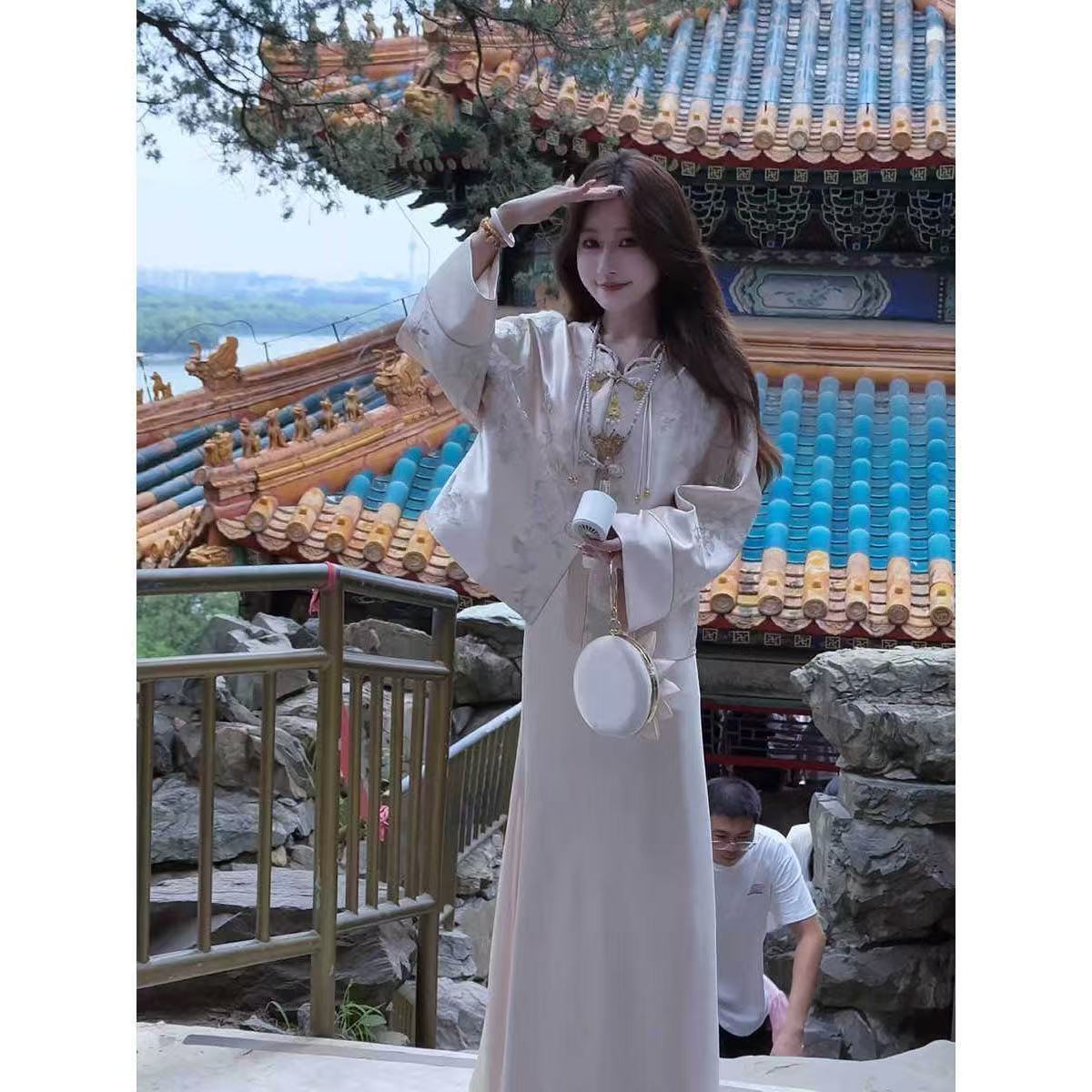 Elegant Neo-Chinese Embroidered 2-Piece: Lustrous Top & Satin Skirt