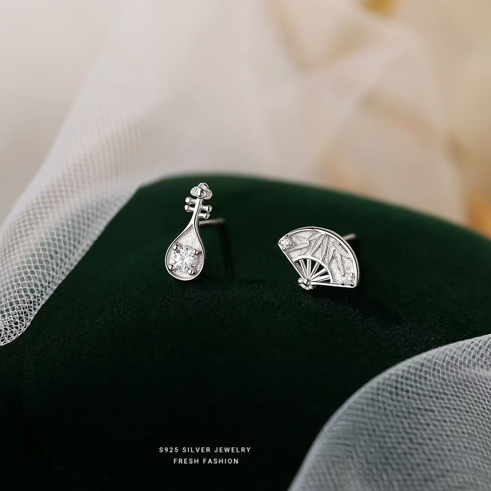 Pipa-Fan Neo-Chinese Stud Earrings