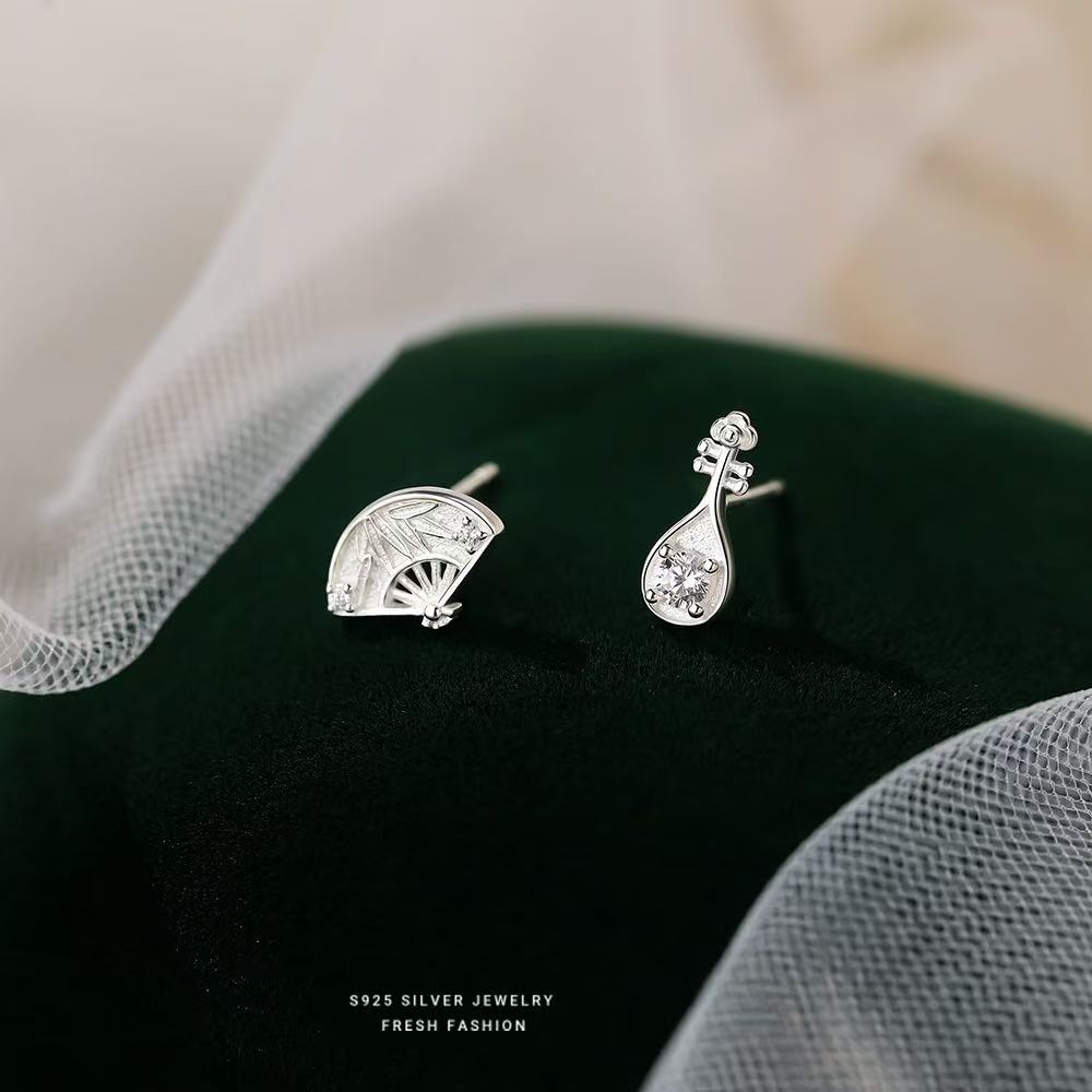 Pipa-Fan Neo-Chinese Stud Earrings