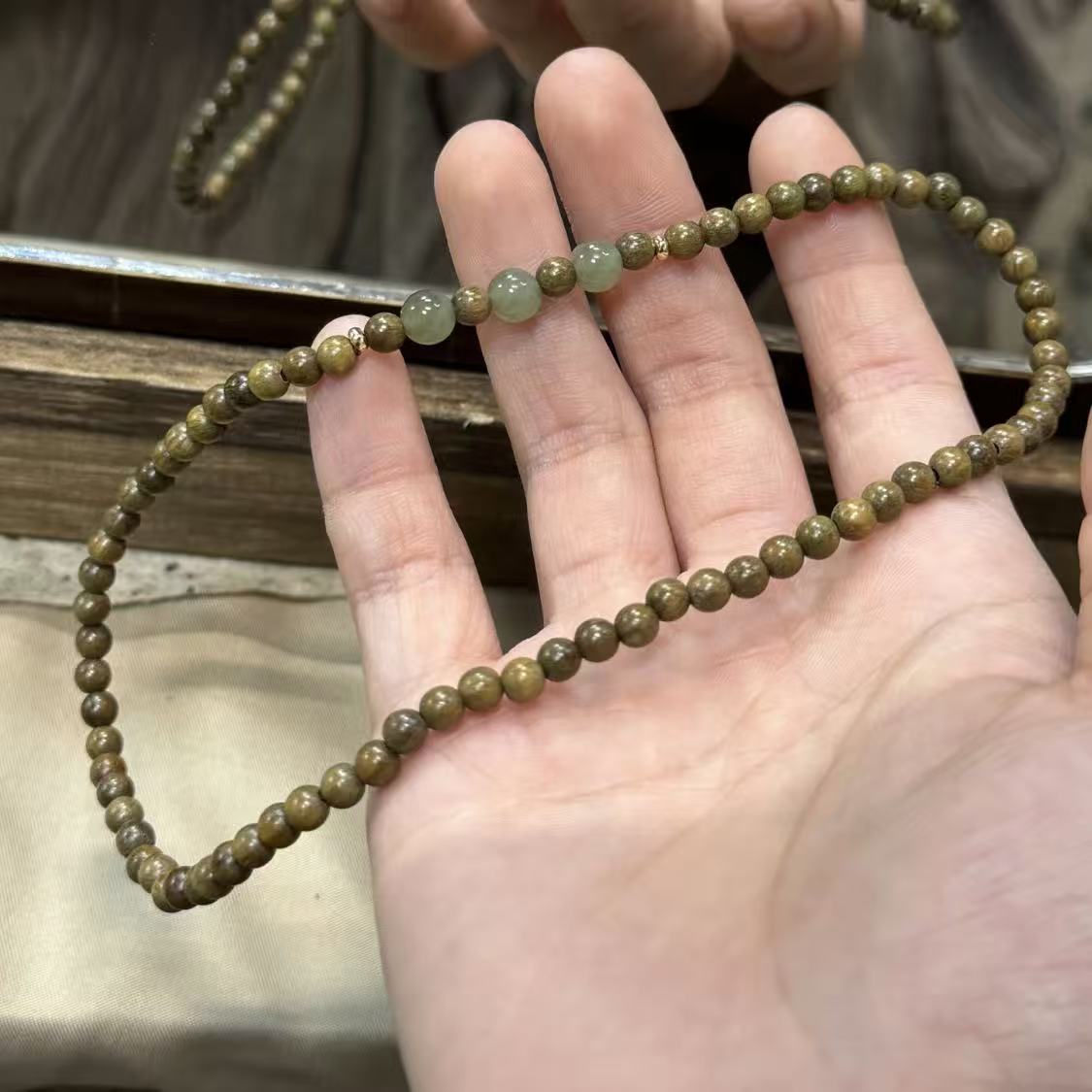 Sandalo Verde with Hetian Jade Double-Strand Bracelet: Unisex Wooden Handicraft, Chinese-Style Buddhist Bead Bracelet (Double-Strand)