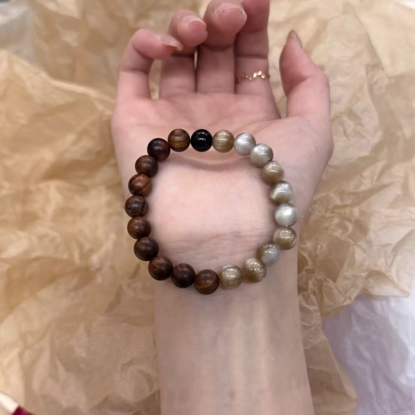 Green Hills | Black Rosewood Cat's Eye Beaded Bracelet: Chinese-Style Hand Chain